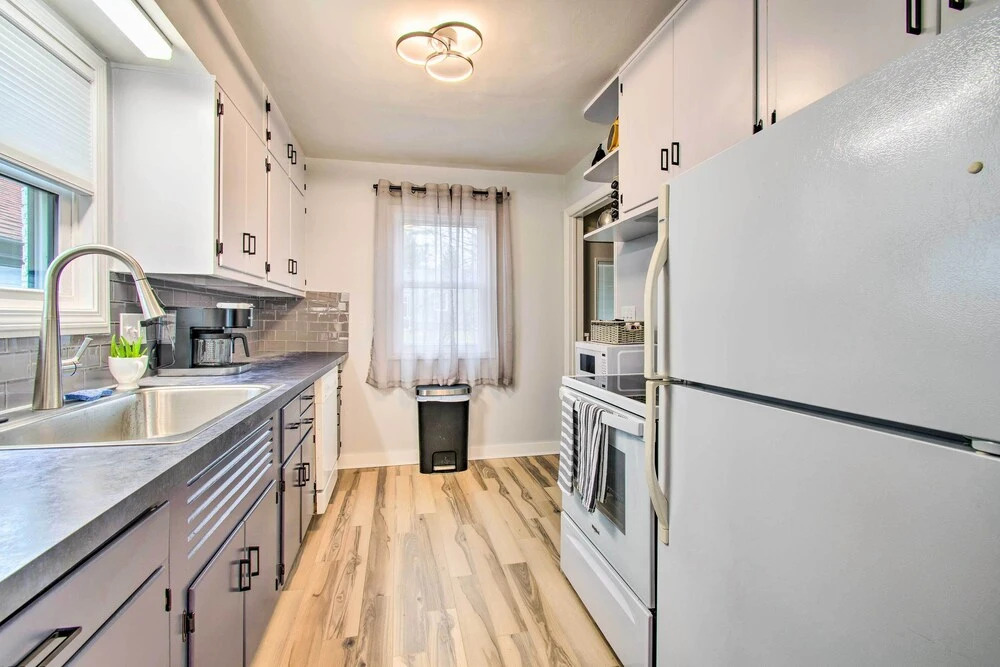 Pet-Friendly Uptown Normal Home Steps to ISU