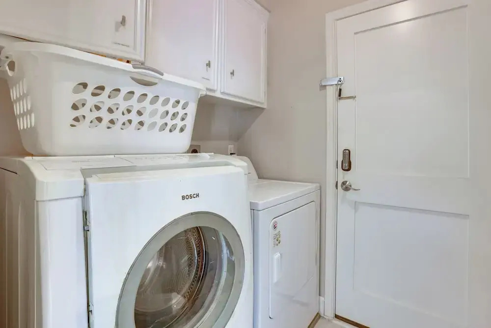 Near Nrg! Cozy + Private Houston Home w/ Garden