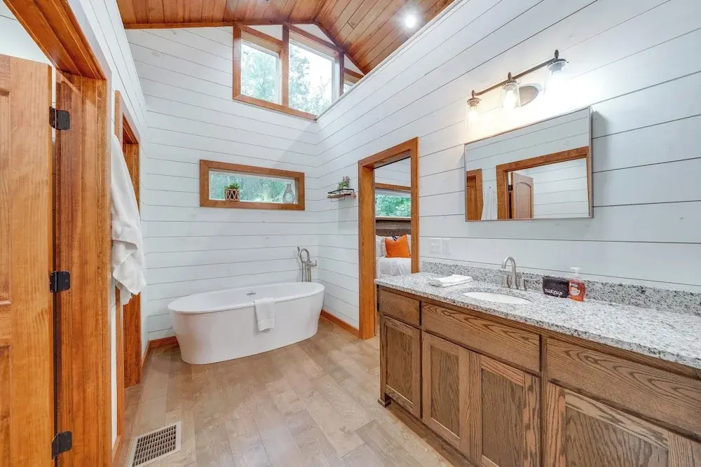 Fire Pit & Hot Tub: Couples Retreat in Broken Bow