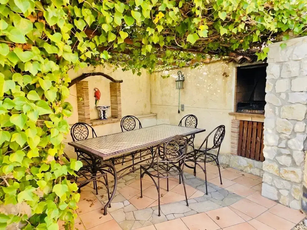 Charming Villa With Private Garden