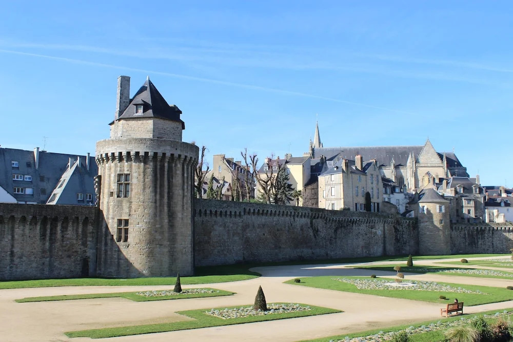 Vannes Lodge