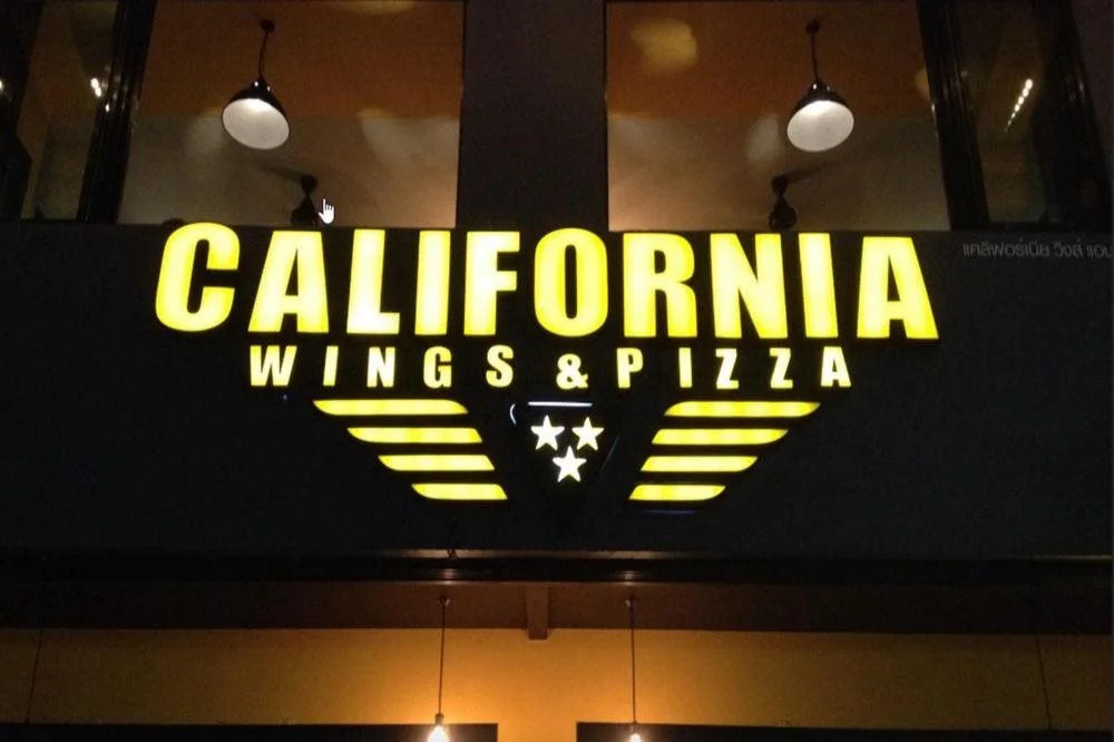 California Wings and Pizza Hotel