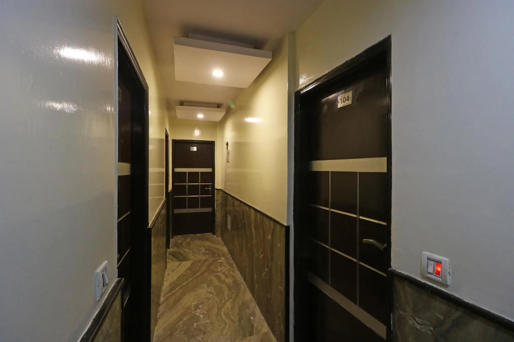 OYO 5494 Hotel Odeon Continental