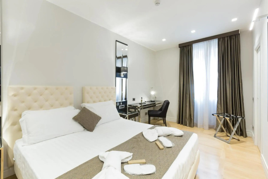 Floris Hotel