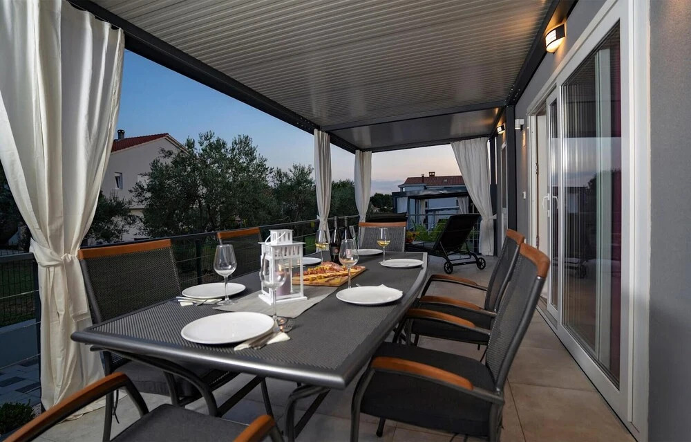 Cozy Home In Sveti Filip I Jakov With Wifi