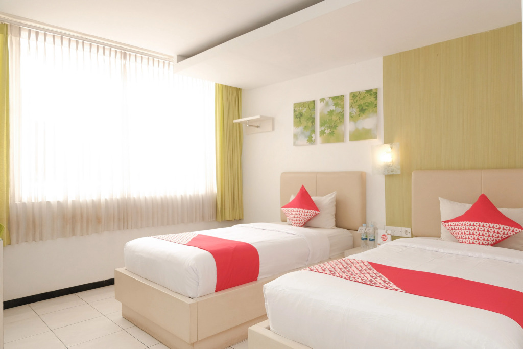 Ebizz Hotel