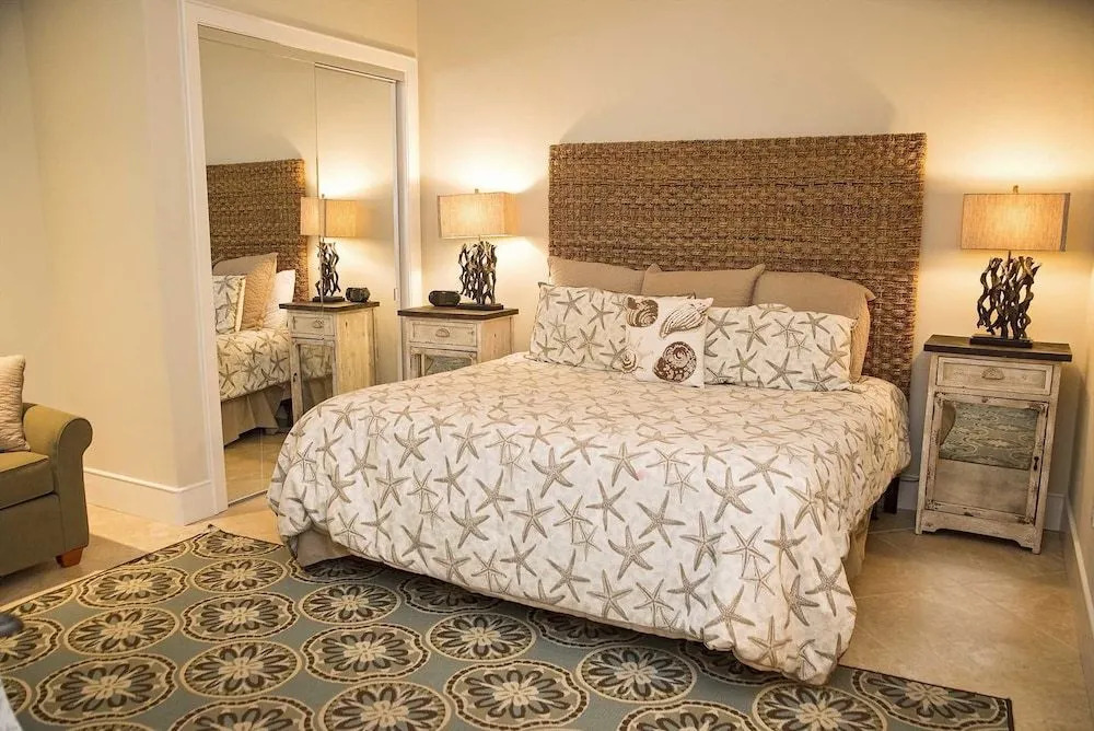 Turquoise Place C2206 3 Bedrooms 3.5 Bathrooms Condo