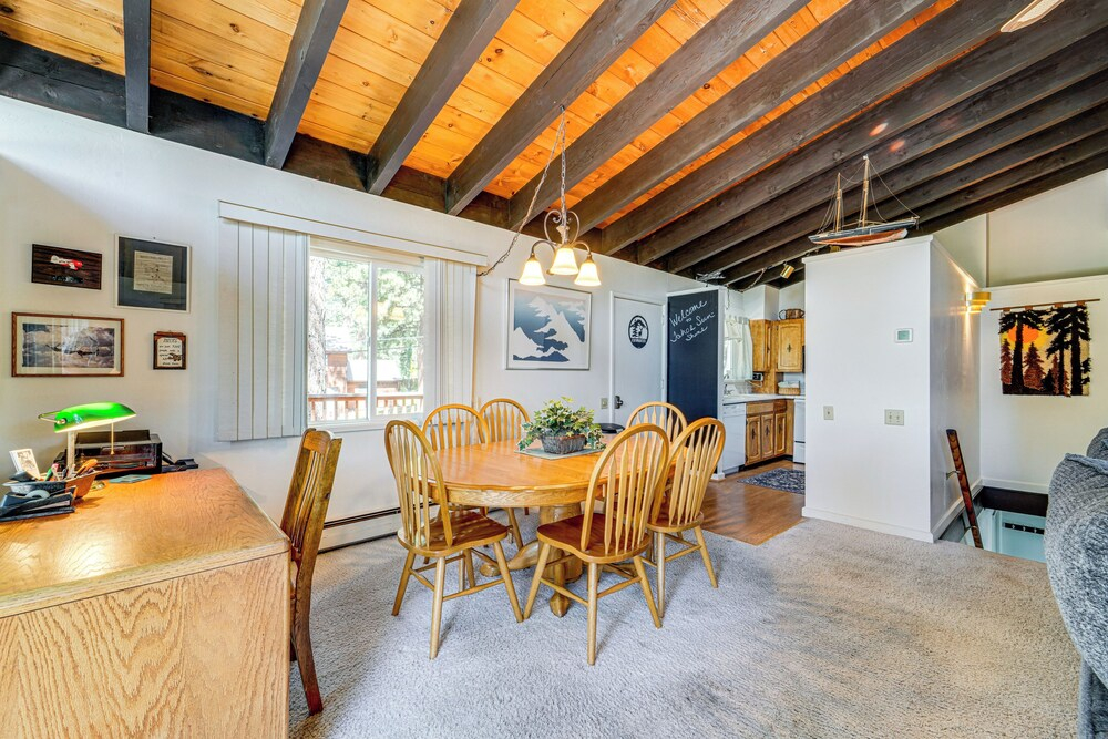 Walk to Lake Tahoe: Family Retreat w/ Deck