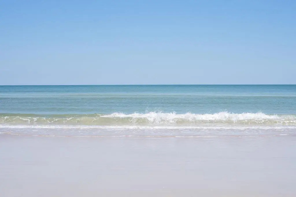 Bright, New Beach House -- 2 blocks to beach!