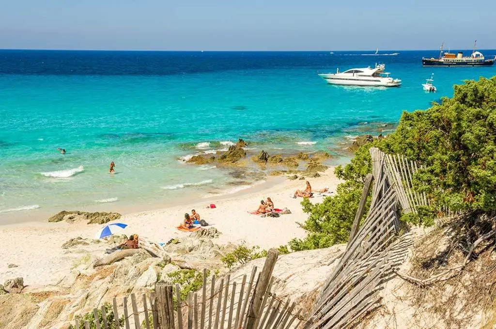 La Corse tranquille 300m de la plage et piscine
