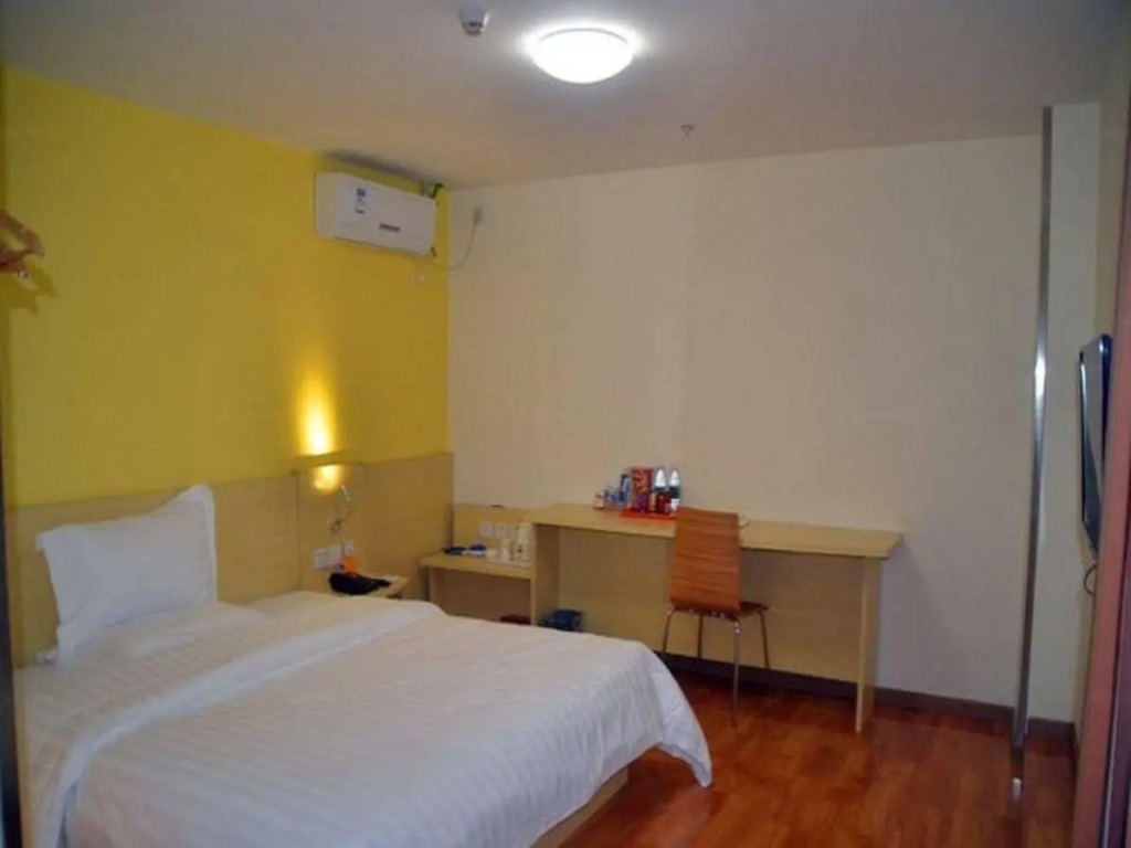 7 Days Inn Chengdu Wenjiang Ito Department Store Branch