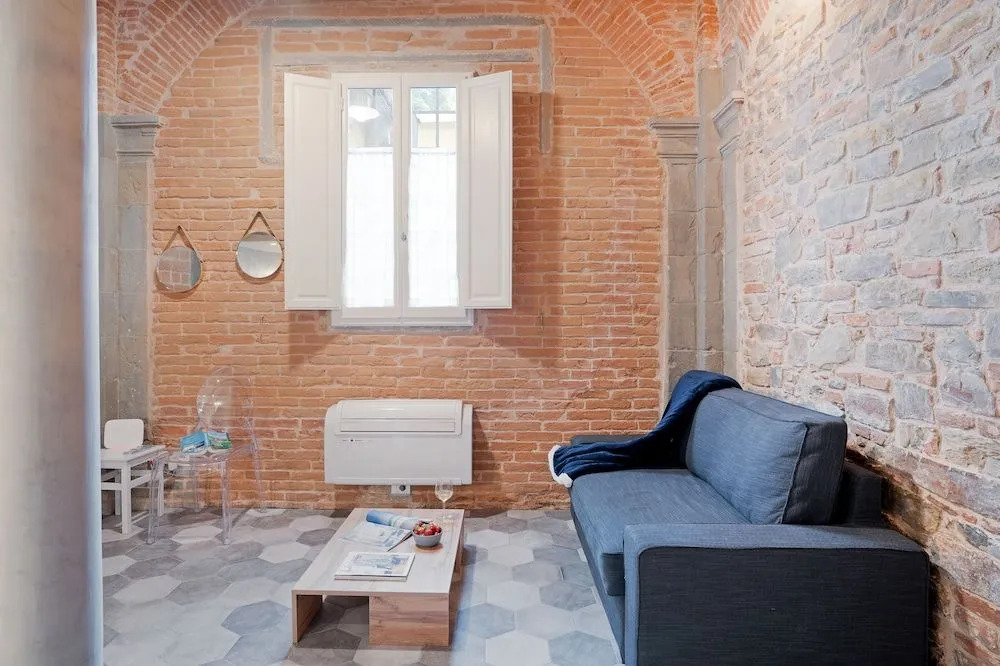 Florence Oltrarno Duplex Apartment