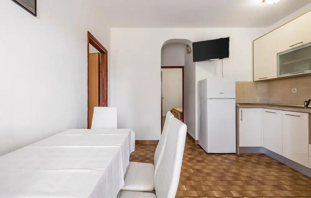 Awesome Home in Mandre With Wifi and 2 Bedrooms