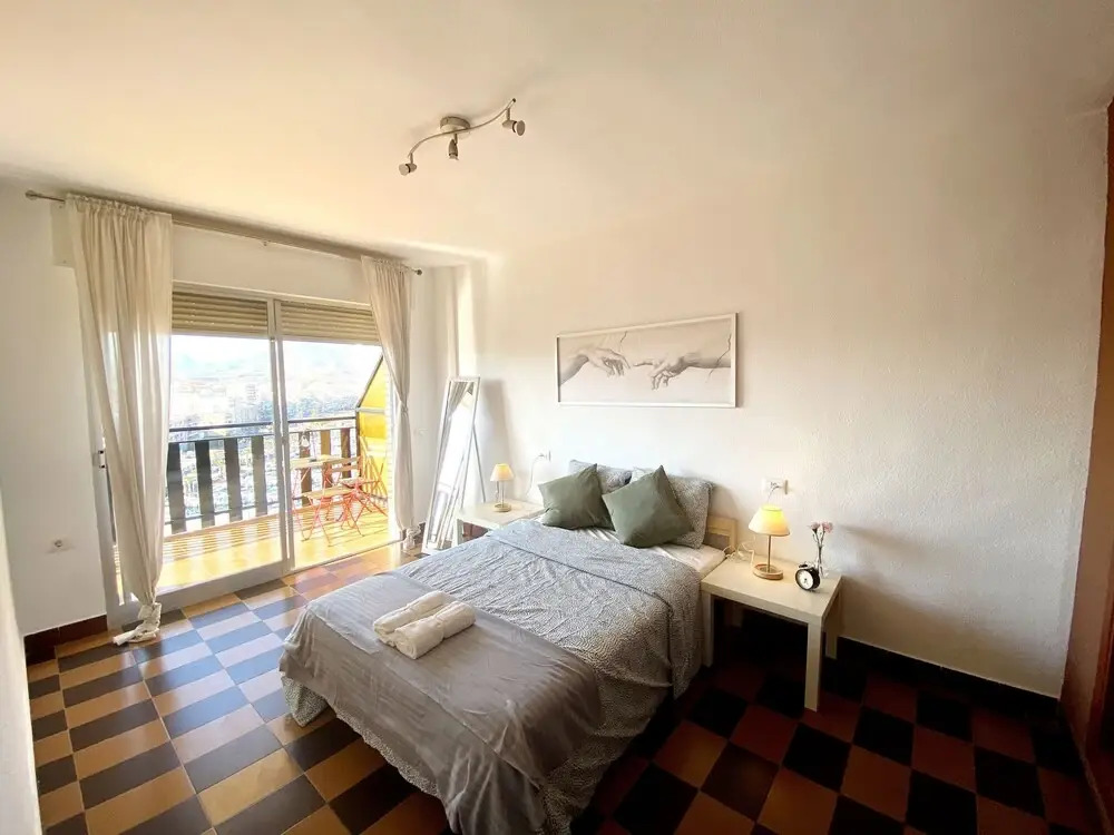 3 Bed room flat with Sea & Mountain View