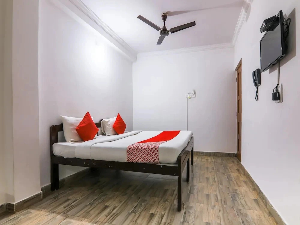 Frank Guest House by OYO Rooms