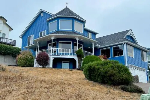 Victorian By The Sea