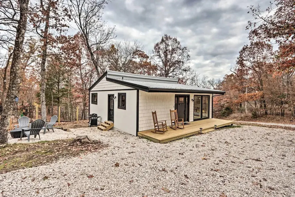 Cottage w/ Grill & Fire Pit in Osage Beach!