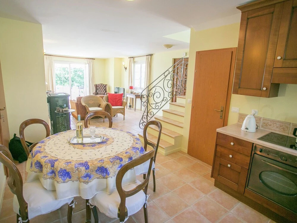 Family House in Quiet Peacefull Location, Private Pool and BBQ in Garden