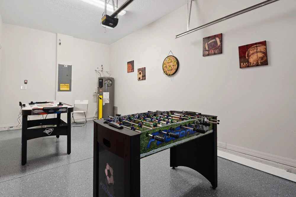 4 Bd Sleeps 10 w Gameroom Close to Disney 5147