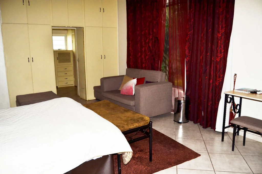 Ya Rena Guesthouse