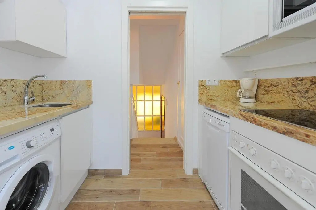 Sea Views Aloha Apartment by GHR Rentals