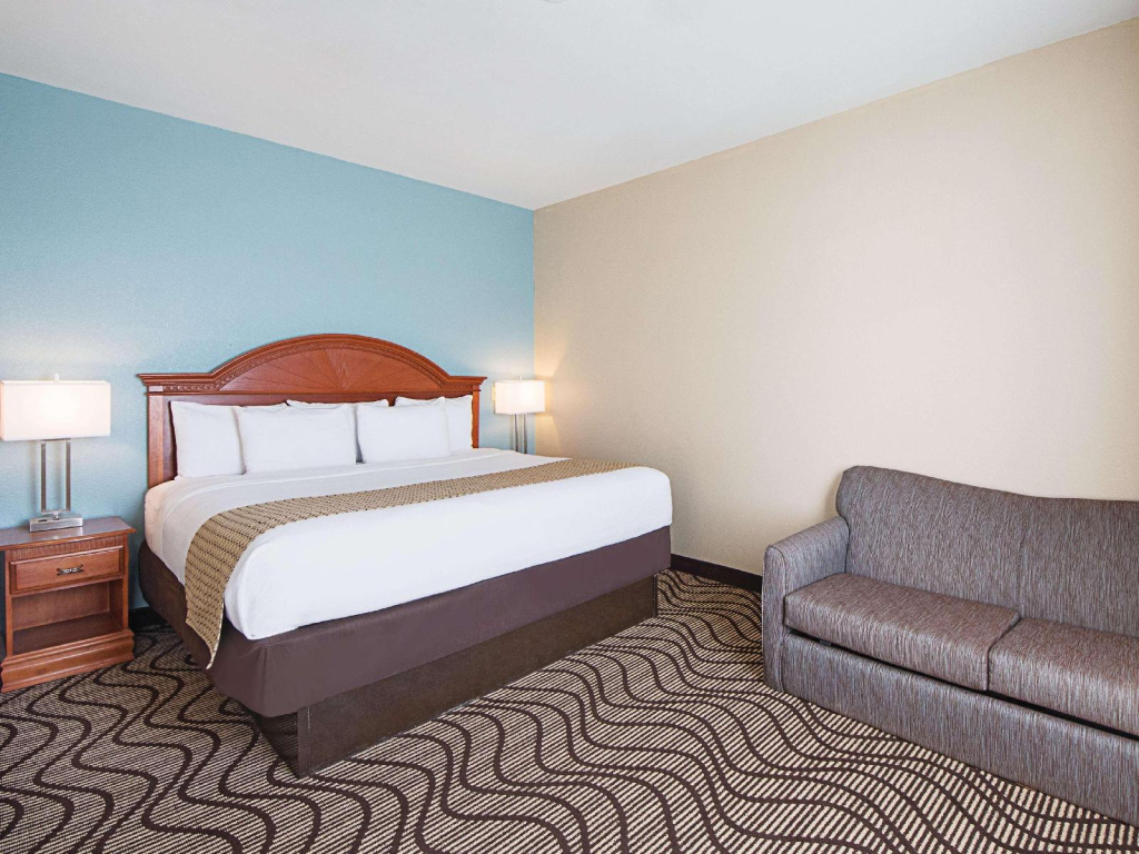 La Quinta Inn & Suites by Wyndham Mathis