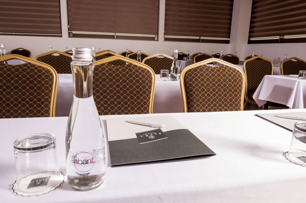 MAJURA HOTEL BUSINESS
