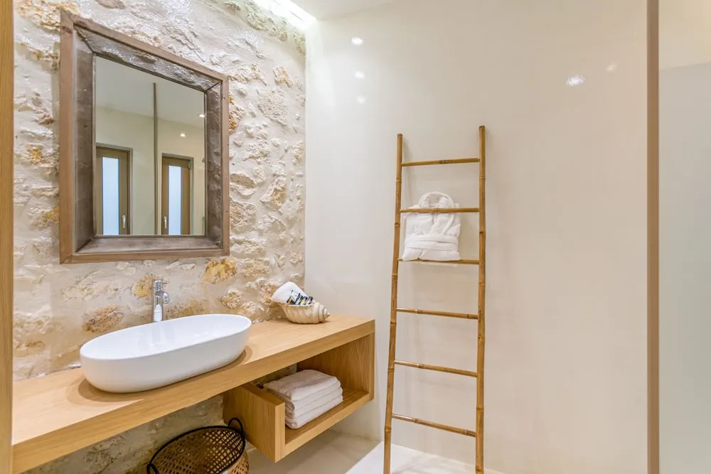 Chandakos 8 Design Apts