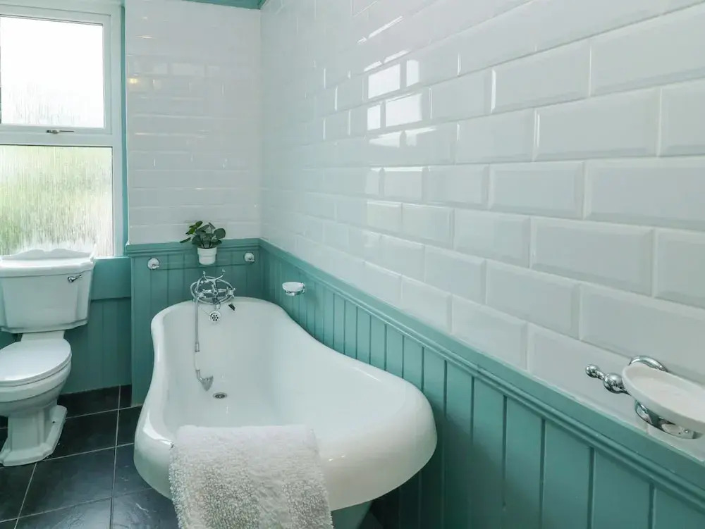 Coach House by Holcombe Beach & Coastal Path