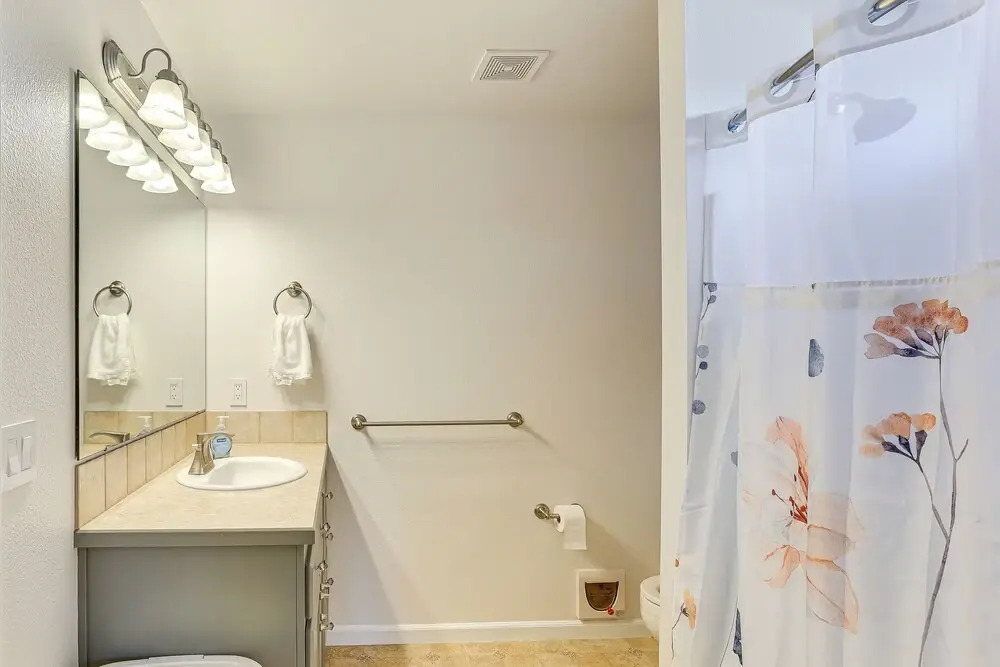 1 Mi to Boise Towne Square: Home w/ Patio!
