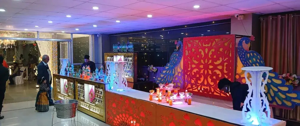 The Ritz By OYO Rooms