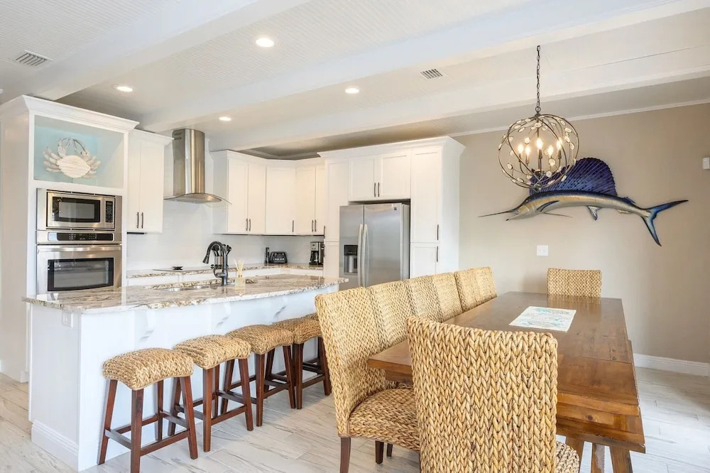 Gorgeous East Beach W/ Pool - Steps To Sand 5 Bedroom Home