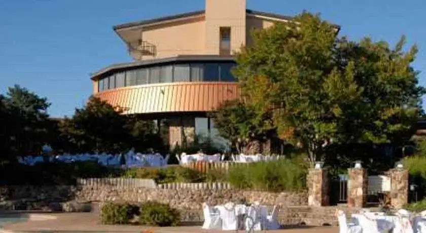 Avila Luxury Suites
