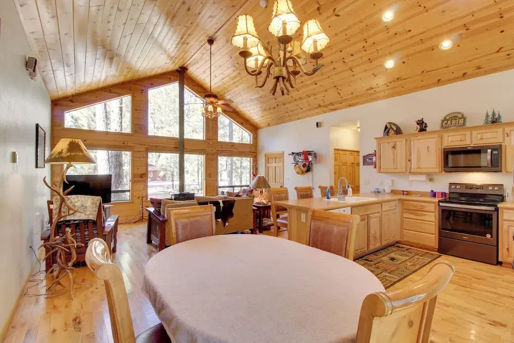 Scenic Deck + Horse Corral: Pinetop-lakeside Cabin