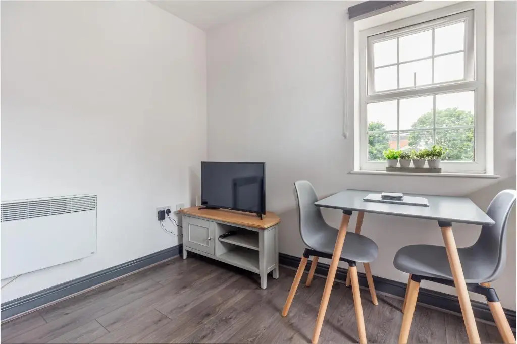 Studio Apartment in Worcester City Centre!