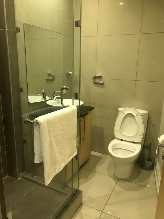 First Divine Suites - Hydro Park
