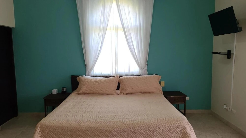 Villa Hermosa Spacious Villa Close Downtown