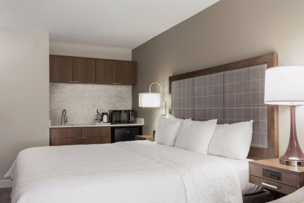 Hampton Inn & Suites Dallas DFW Airport North Grapevine