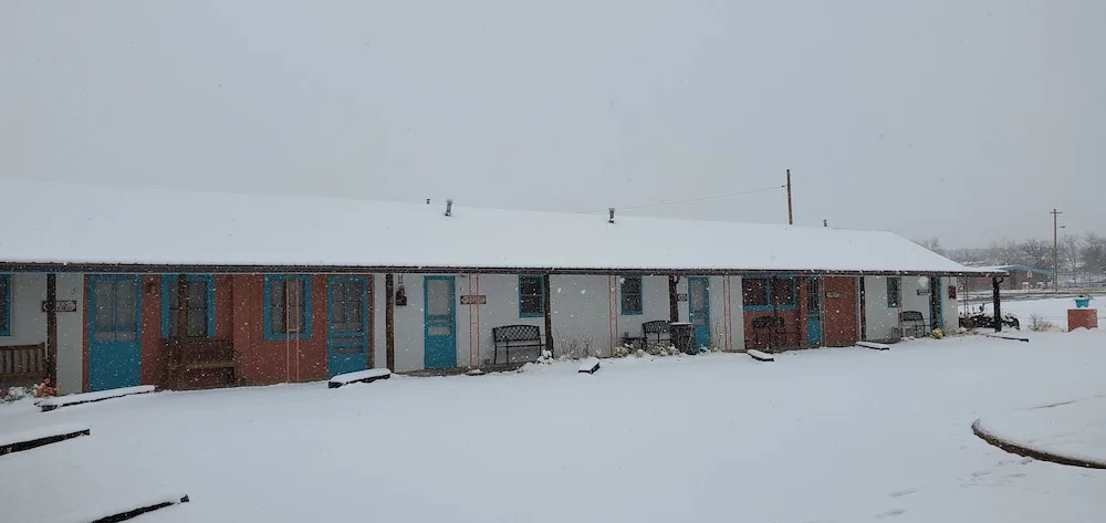Cimarron Inn & RV Park