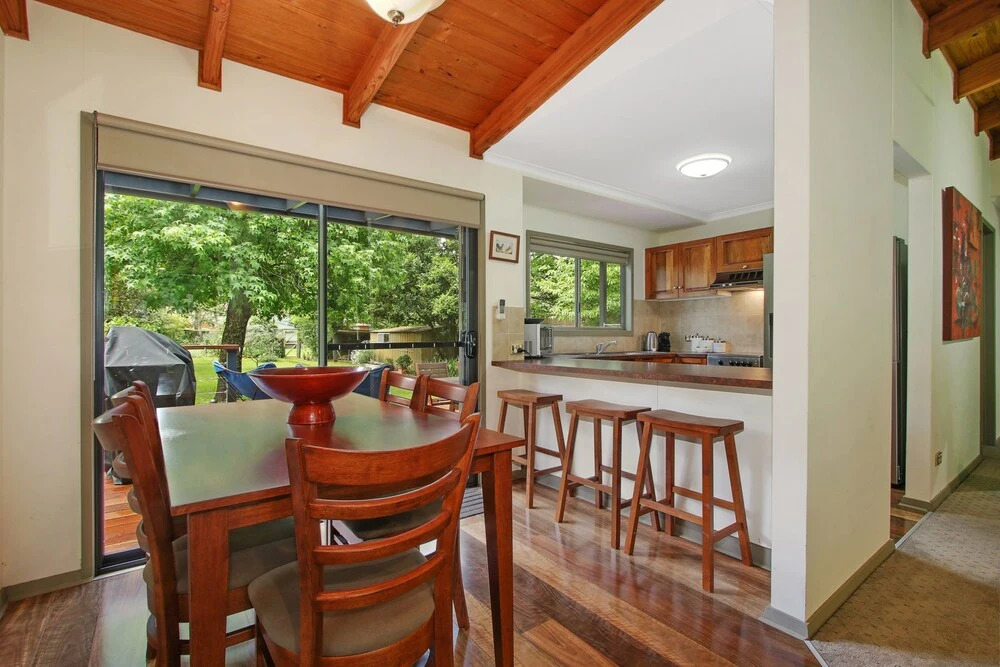 Rail Trail Cottage - BRIGHT