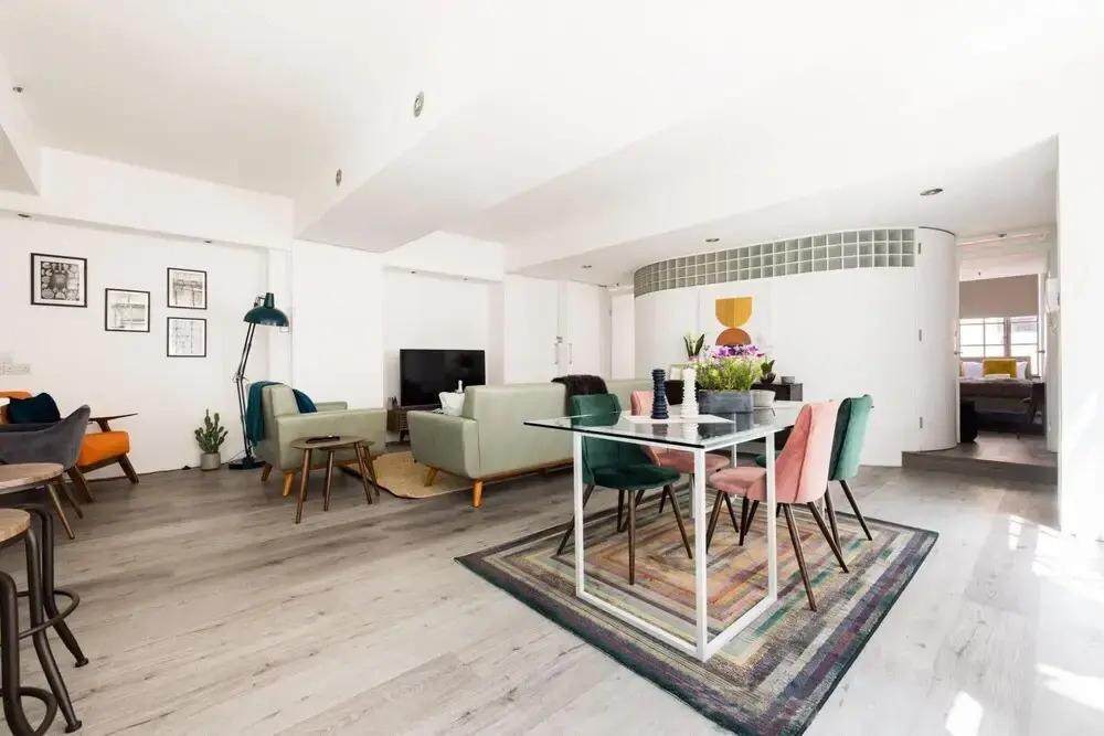 Stylish 2 Bedroom Warehouse Loft - Central Soho
