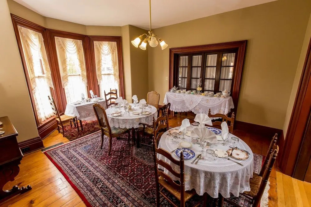 Victoria Inn