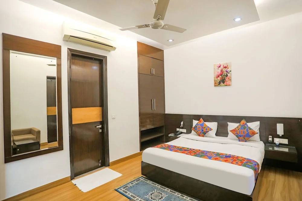 FabHotel Rivlet Residency