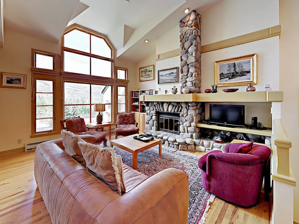 450 Offerson Road Townhouse by RedAwning