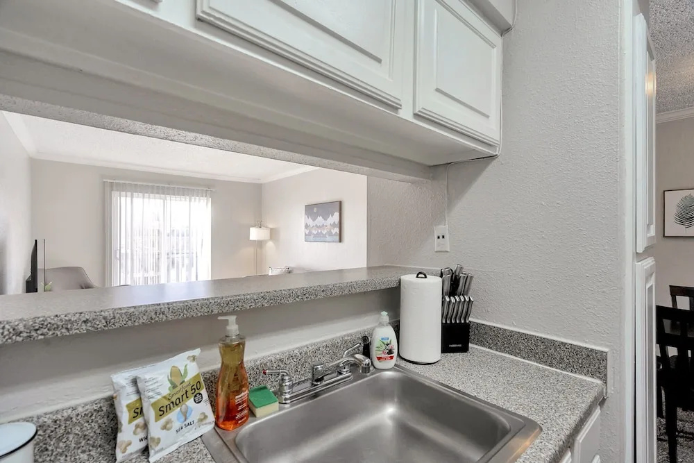 Lovely Midland Getaway With Fitness Center