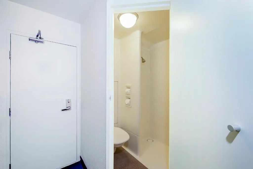 B&B HOTEL Nîmes Caissargues