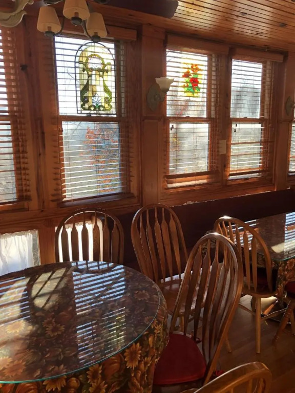 All Seasons Inn