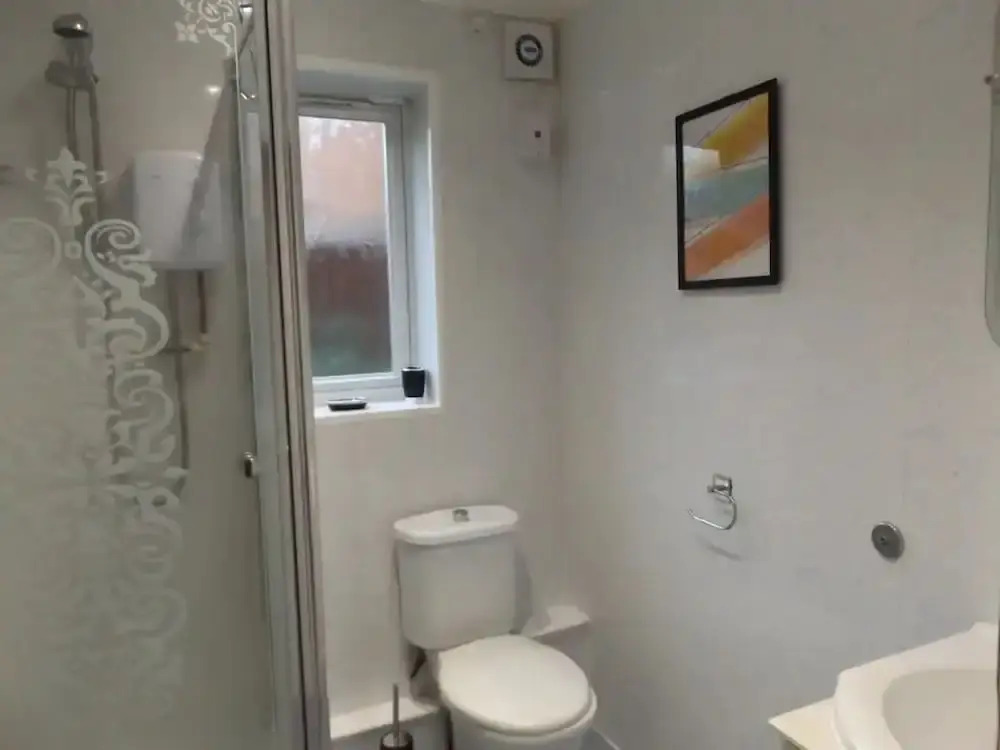 Room in Guest Room - Spacious Room in Coventry