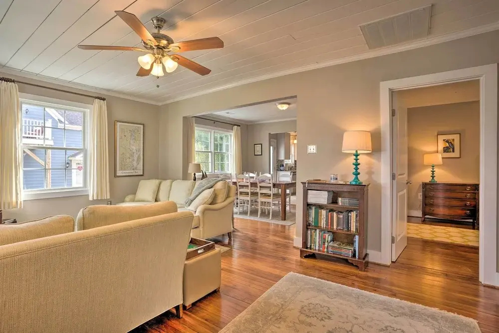 Private Yard & Water Views: Cozy Urbanna Cottage