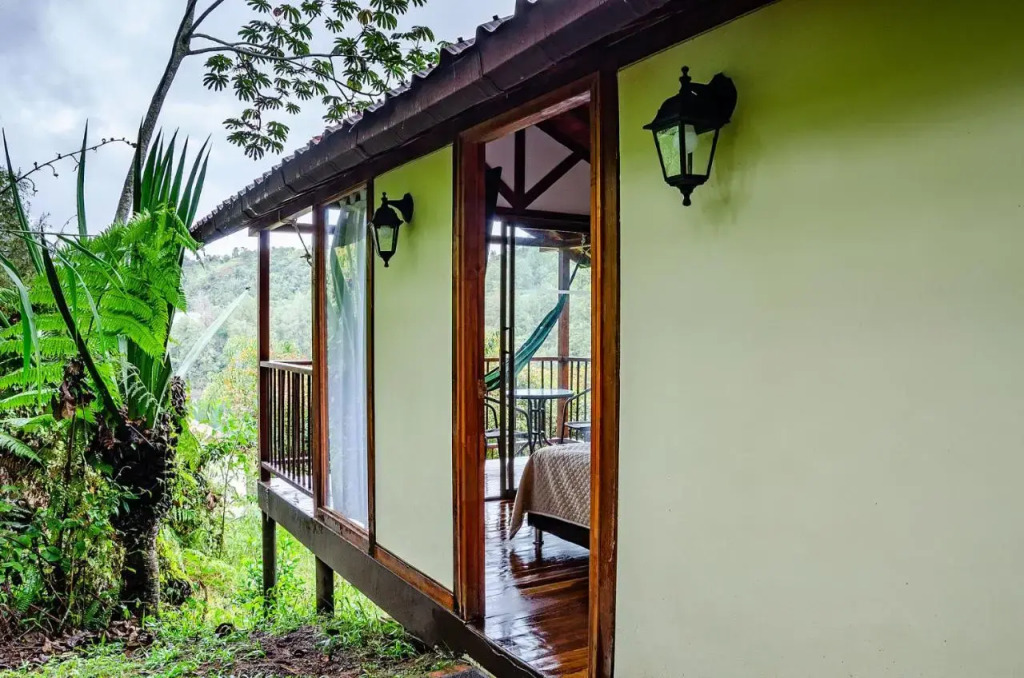 Hotel Pietrasanta Cabañas frente a la Represa Peñol Guatape